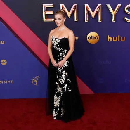 ريز ويذرسبون في حفل جوائز إيمي أواردز بنسخته ال، 76 (مصدر الصورة Michael TRAN / AFP)