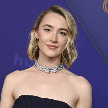 سيرشا رونان Saoirse Ronan بمجوهرات فاخرة من بلغاري في حفل الإيمي 2024 (مصدر الصورة: Gilbert Flores/Variety via Getty Images)