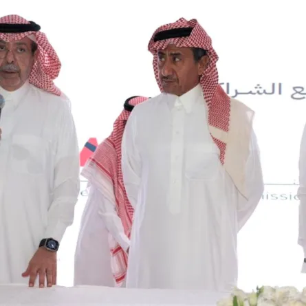 ناصر القصبي و سلطان البازعي  -الصورة من المركز الاعلامي لأ جمعية المسرح للفنون الأدائية