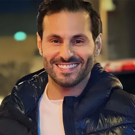 علي كاكولي- الصورة من صفحته على إنستغرام