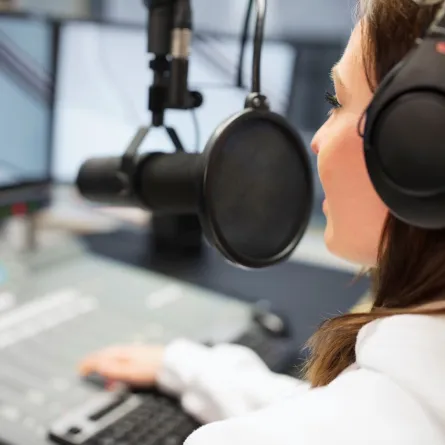 صورة للإذاعة المدرسية