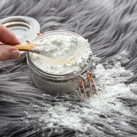 تنظيف السجاد باستخدم نشاء الذرة