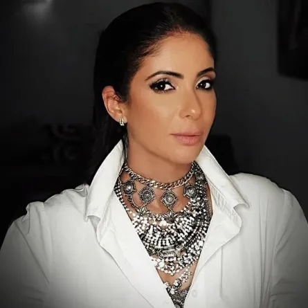 منى زكي بمجوهرات من الفضة- الصورة من حسابها الرسمي على إنستغرام