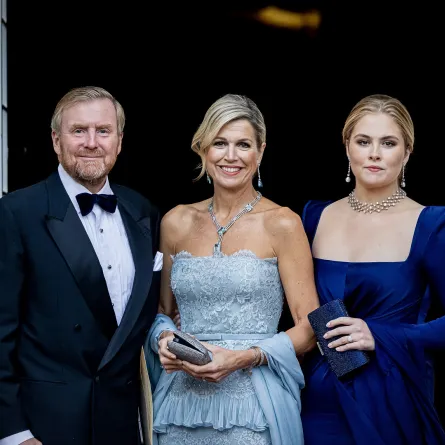 الملك وليم ألكسندر ملك هولندا وزوجته الملكة ماكسيما وابنتها الأميرة كاترينا أماليا (مصدر الصورة:  Patrick van Katwijk/Getty Images)