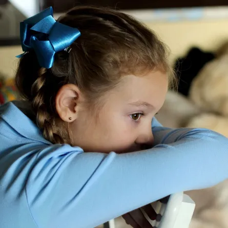 صورة طفلة في المدرسة