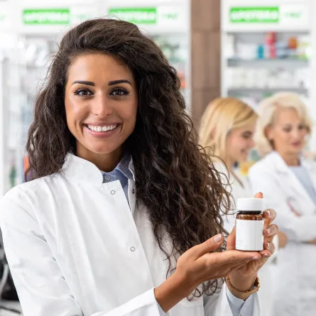 للصيدلي دور أكبر بكثير لأنه يعتبر الشخص المساعد للمريض