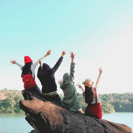 متعة السفر مع الأصدقاء