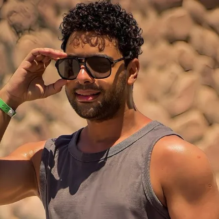 أحمد جمال يعلن موعد طرح أحدث أغانيه على طريقة الفيديو كليب