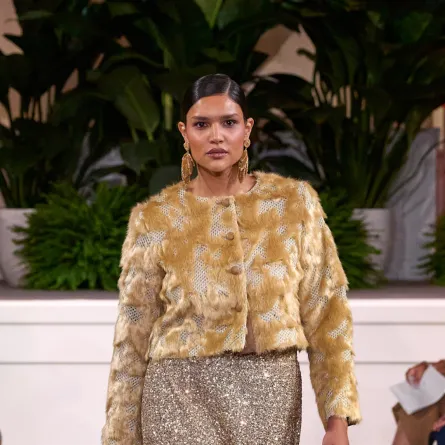 إطلالة من دينيس باسو Dennis Basso - الصورة من Launchmetrics/Spotlight ©