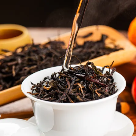 للشاي الأسود دور في تعزيز اليقظة والتركيز -Image by dashu83 on Freepik