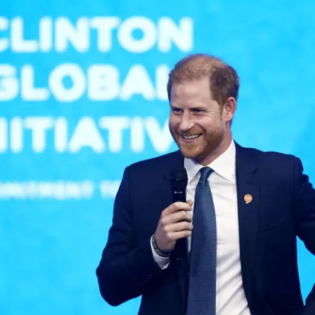 الأمير هاري في الاجتماع السنوي لمبادرة كلينتون العالمية في مدينة نيويورك (Prince Harry at the Clinton Global Initiative annual meeting in New York City). مصدر الصورة: Leonardo Munoz / AFP