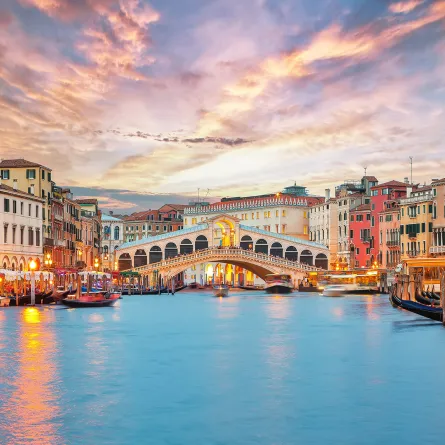 لقطة لجسر ريالتو الشهير