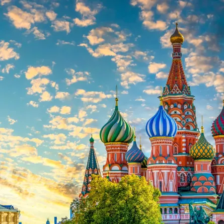 كاتدرائية القديس باسيليوس القديمة في الساحة الحمراء