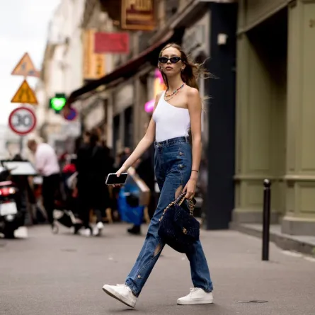 بنطلون جينز غير ملاصق للجسم -الصورة من Launchmetrics/Spotlight ©