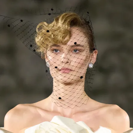 غطاء وجه من ريتشارد كوين Richard Quinn -الصورة من Launchmetrics/Spotlight ©