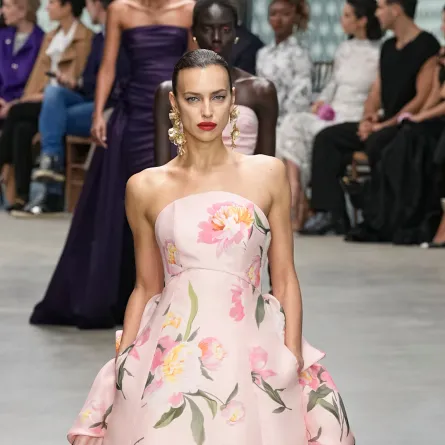 فستان من كارولينا هيريرا Carolina Herrera - الصورة من Launchmetrics/Spotlight ©