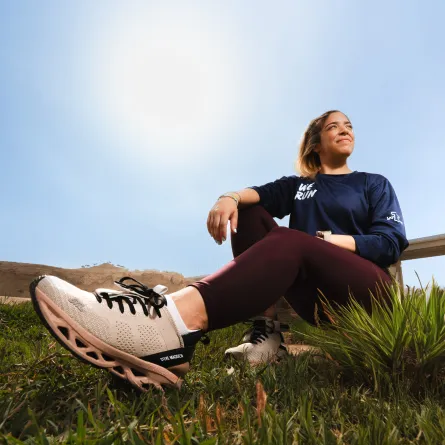 سارة فرهود.. امرأة عصامية جمعت 3 تخصصات وما زالت تجري وراء أحلامها