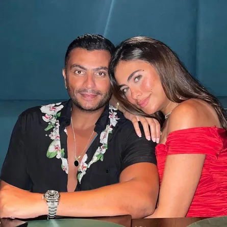 الفنانة هاجر أحمد وزوجها