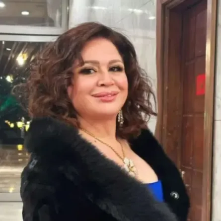 إلهام شاهين تحتفل بتكريمها من مهرجان القاهرة للمونودراما