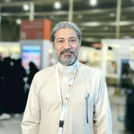 الشاعر والسينمائي السعودي أحمدالملا