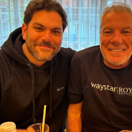 علي جابر ونجله معين- الصورة من حساب نجله الرسمي على إنستغرام