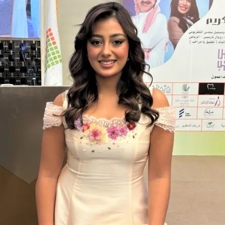 ماريا بحراوي- الصورة خاصة بسيدتي من تصوير زكية البلوشي