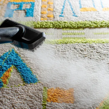 تنظيف السجادة باستخدام آلة البخار 