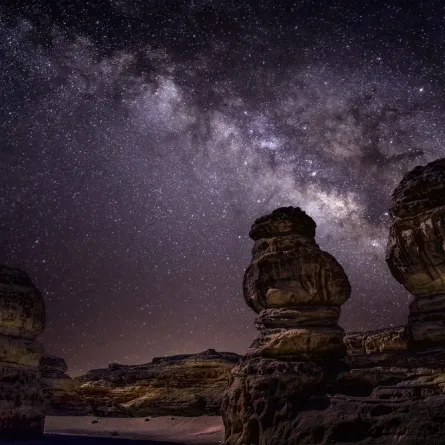 سماء العلا مرصعة بالنجوم