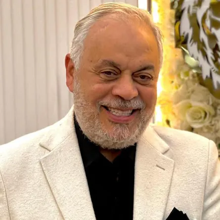 أشرف زكي- الصورة من حسابه الخاص على إنستغرام