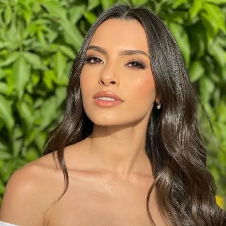 صيحات مالية شبابية من كارمن سليمان لمناسبة ميلادها