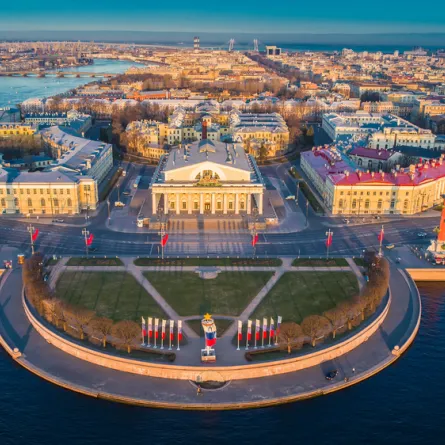 إطلالة على مدينة بطرسبرغ