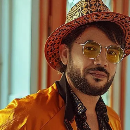 سامو زين يُخصص مبلغاً مالياً لمن يُقلِّد بصمته الصوتية