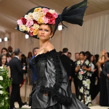 Zendaya زيندايا تصل لحضور حفل Met Gala لعام 2024 في متحف متروبوليتان للفنون في 6 مايو 2024 في نيويورك. (Photo by Angela WEISS / AFP)