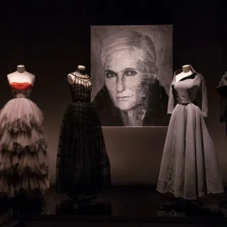 معرض كريستيان ديورمصمم الأحلام في شنغهاي (مصدر الصورة Matjaz Tancic/WWD/Penske Media via Getty Images)