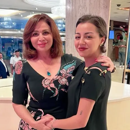 إلهام شاهين مع ابنة شقيقتها - الصورة من حساب إلهام شاهين على انستغرام