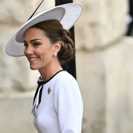 كيت ميدلتون تتخلى عن خاتم زواجها في مشاركتها الملكية الأولى بعد إنهاء علاجها 