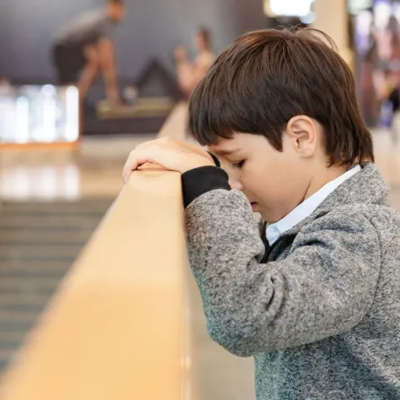 صورة طفل يبكي