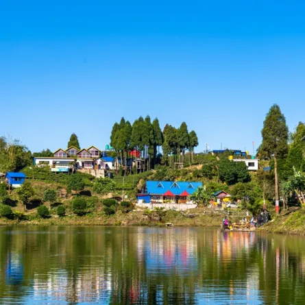 متعة مشاهدة البحيرات في النيبال