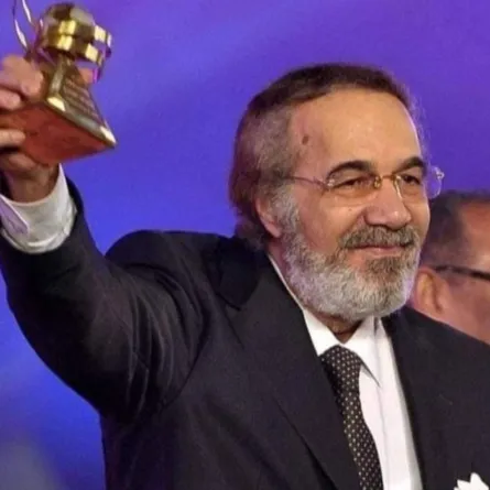 الفنان محمود ياسين- الصورة من صفحة الفنانة شهيرة على فيسبوك