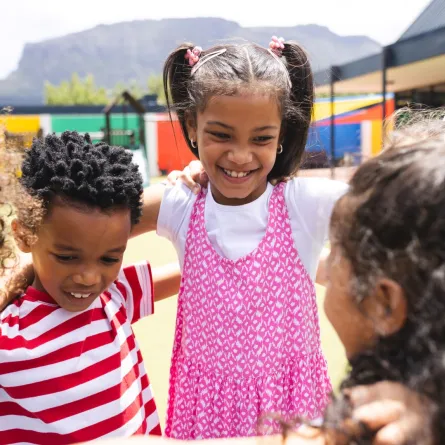 صورة أطفال يلعبون