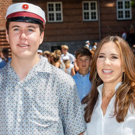 ولي العهد كريستيان والملكة ماري في صالة أوردروب للألعاب الرياضية في الدنمارك (Crown Prince Christian and Queen Mary at Ordrup Gymnasium in Ordrup, Denmark). مصدر الصورة: Martin Sylvest Andersen/Getty Images