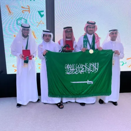 الطلبة الذين حققوا الجوائز الدولية في الأولمبياد الخليجي للفيزياء
