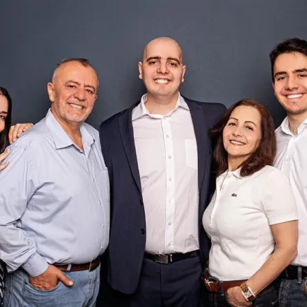 الفنانان زهير عبد الكريم وسوزان الصالح وأولادهما مجد ونوار وسعد- الصورة من حساب نوار على إنستغرام