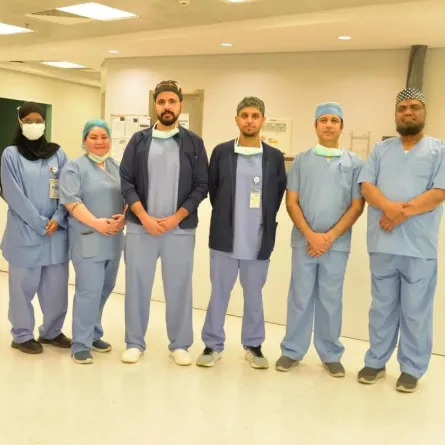 الفريق الطبي المشرف على العملية