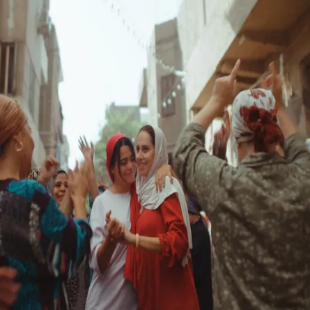 مشهد من فيلم الفستان الأبيض - الصورة من المكتب الاعلامي لمهرجان الجونة 