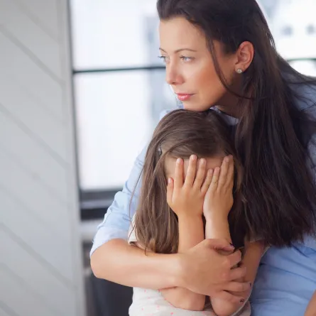 صورة لأم مع ابنتها