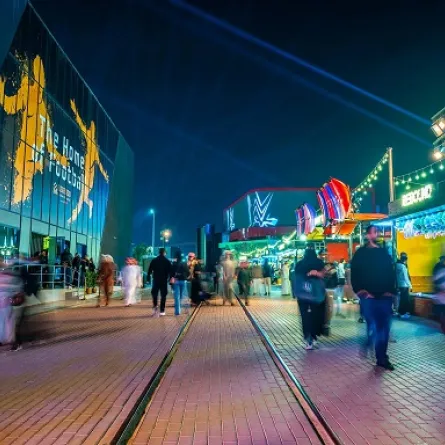 فتح 6 مناطق مجانية لكبار السن في موسم الرياض إيمانا بدورهم - الصورة من موقع موسم الرياض