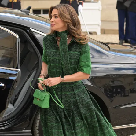 الملكة رانيا في قصر الإليزيه الرئاسي في باريس (Queen Rania at the Elysee Presidential Palace in Paris). مصدر الصورة: Bertrand GUAY / AFP