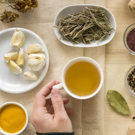 مكوِّنات طبيعية للتخلص من دهون البطن -Image By Freepik