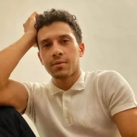 عصام عمر- الصورة من صفحته على الفيس بوك